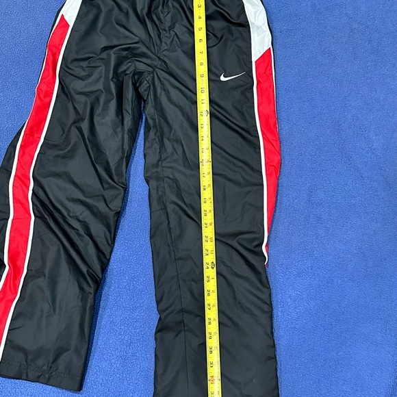 Nike Boys sweats size large, polyester, side pockets, open leg (non-elastic) - Picture 7 of 12